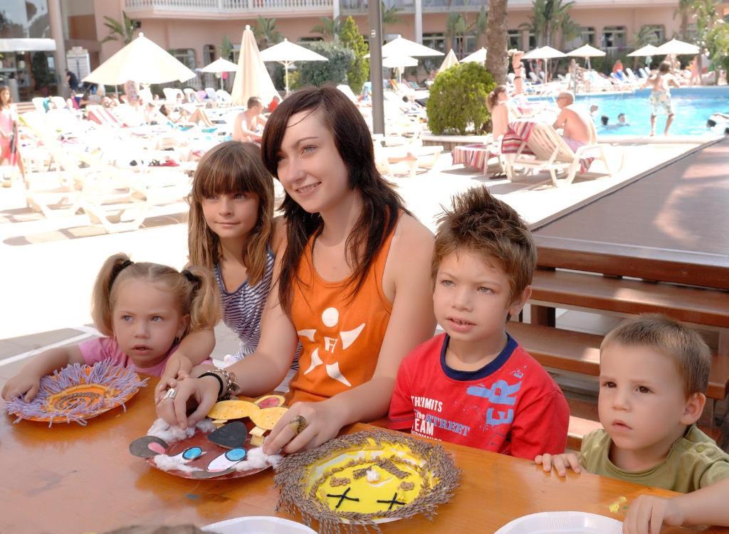 Aparthotel Dorada Palace 4*